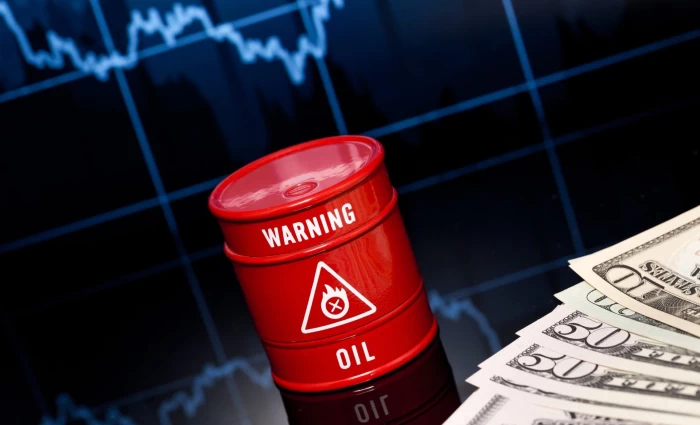 Πετρέλαιο: 4 δολάρια πάνω από το Brent το αμερικανικό WTI – Το σήμα κινδύνου που στέλνει